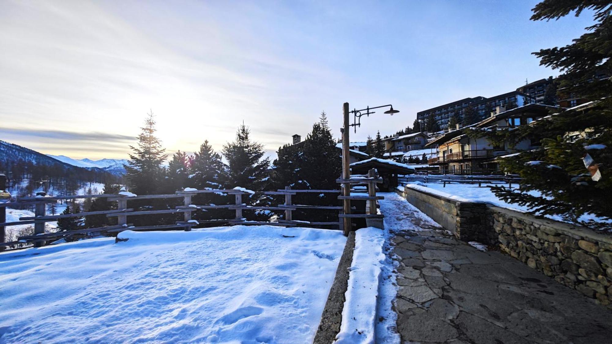 Hostdomus - Imperial Chalet Sestriere Exterior foto