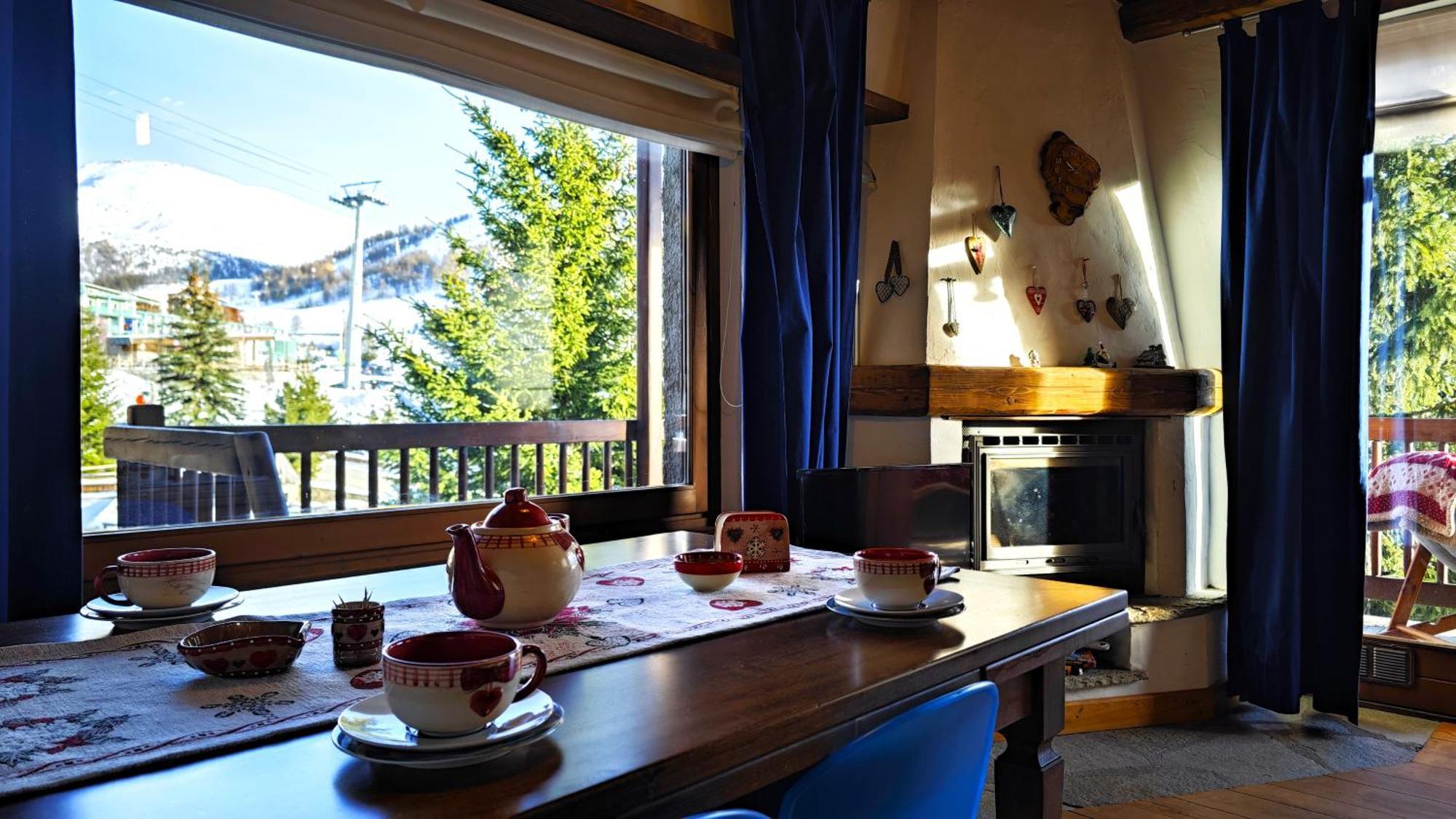 Hostdomus - Imperial Chalet Sestriere Exterior foto